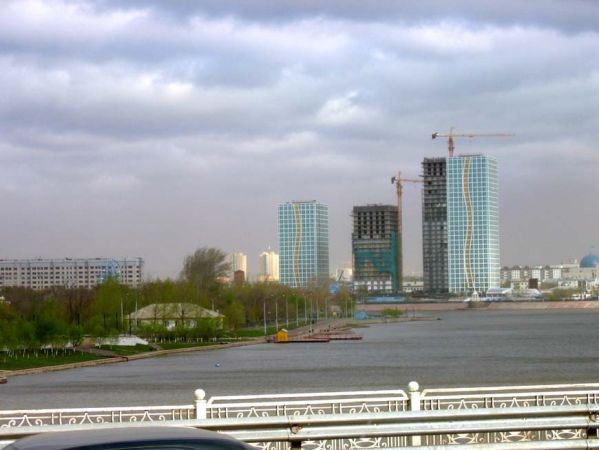 Astana-Grand-Alatau.jpg