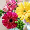 bouquets-roses-gerberas-buket.jpg